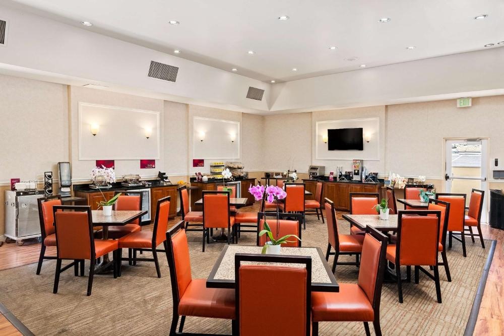 Best Western Plus Royal Oak Hotel